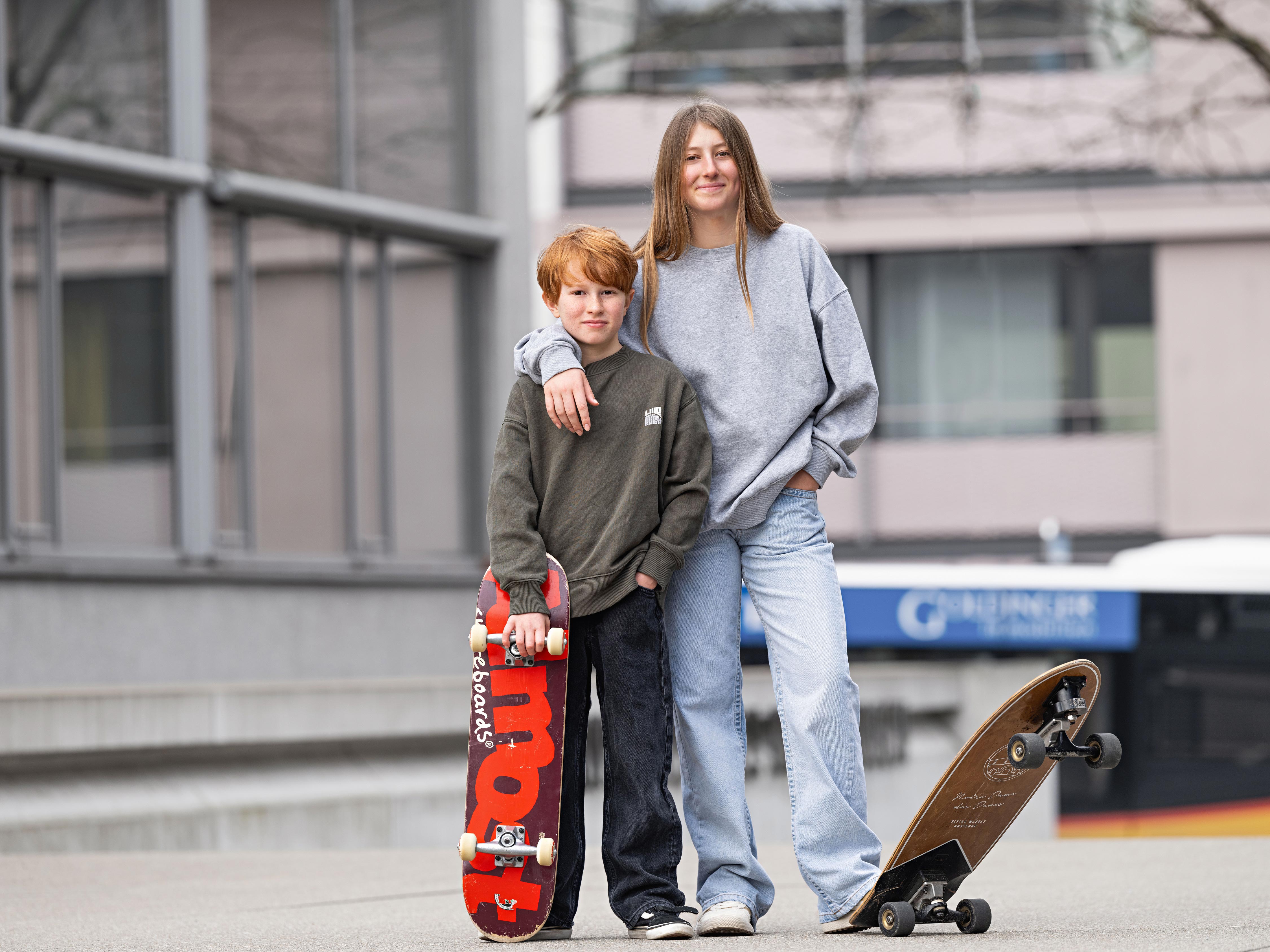 DreamLite® Nachtlinsen – Orthokeratologie (Ortho-K) zur Korrektur von Myopie (Kurzsichtigkeit) und Astigmatismus (Hornhautverkrümmung). Klare Sicht am Tag ohne Brille oder OP, reversibel, komfortabel und sicher. Myopie-Management für Kinder und Erwachsene, professionelle Anpassung durch zertifizierte Fachspezialisten, maximale Sicherheit und Sehkomfort. | Lentilles de nuit DreamLite® – Ortho-K pour corriger la myopie et l’astigmatisme. Vision claire le jour sans lunettes ni chirurgie, solution réversible et confortable. Gestion de la myopie pour enfants et adultes, adaptation par spécialistes certifiés, sécurité et confort garantis.